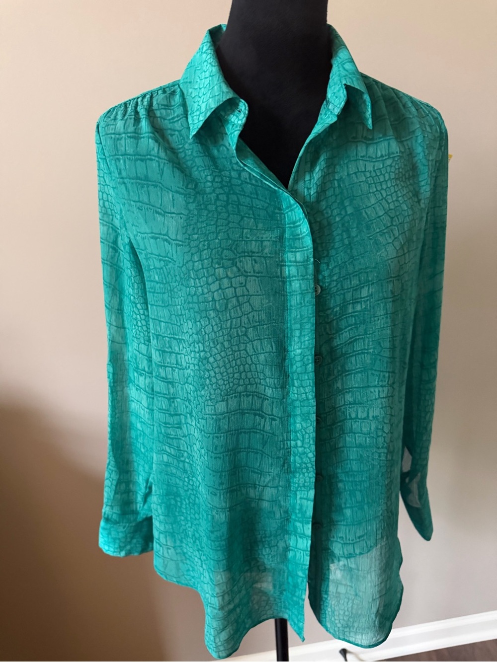 Chico's Size 1 Teal Button-Up Blouse - Lightweight Collared Button Blouse